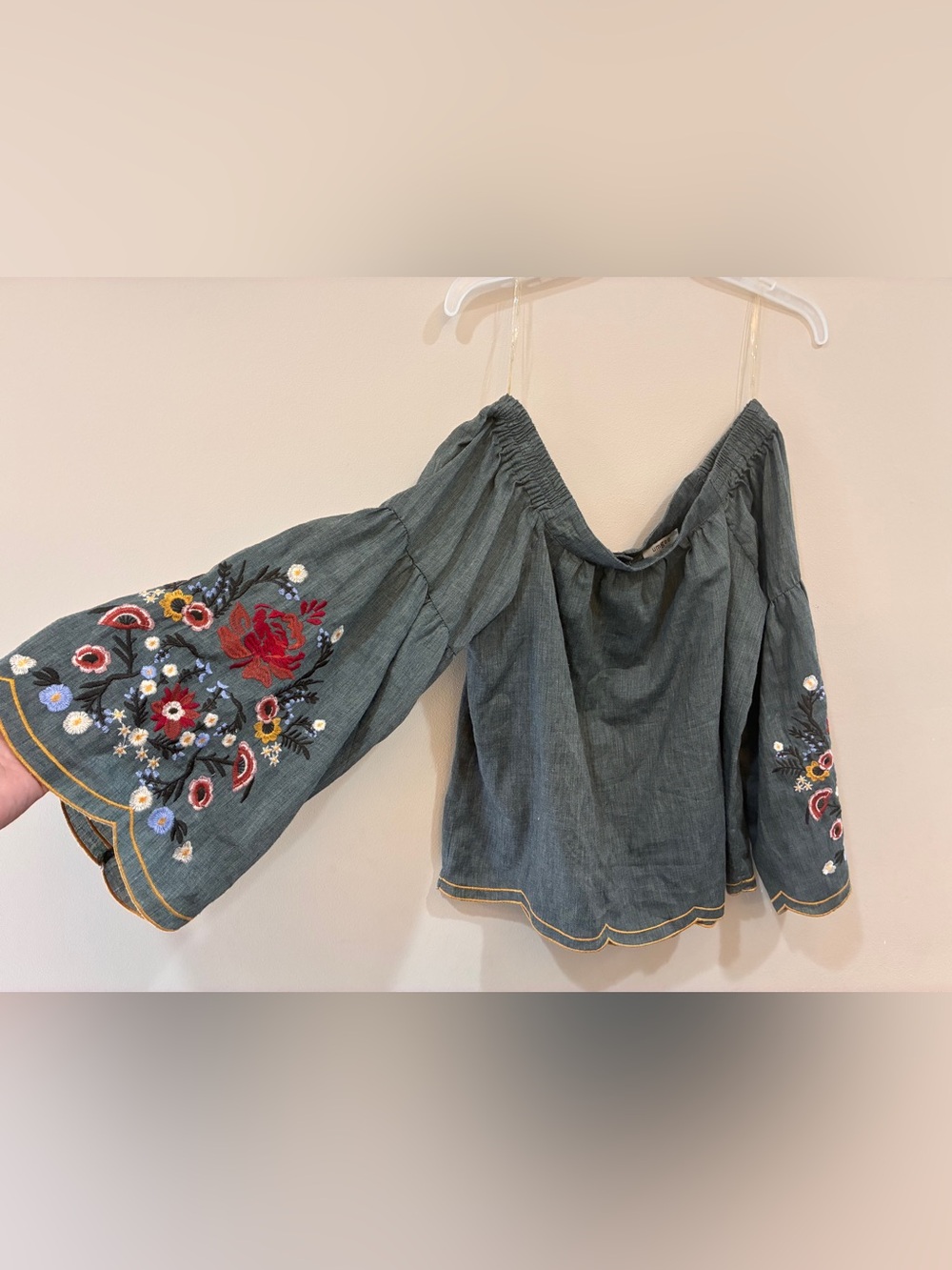 Umgee Small Embroidered Off-Shoulder Peasant Top‎ in Slate Green